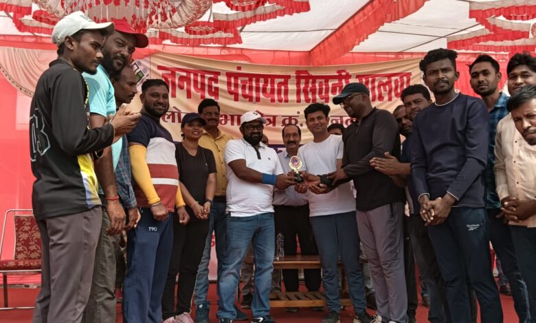 मतदाता जागरूकता के लिए सिवनी मालवा और केसला जनपद के बीच किक्रेट मैच
