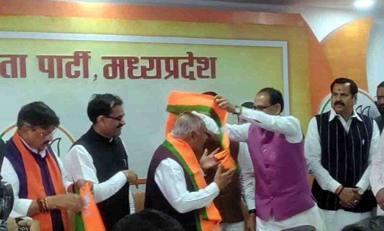 लोकसभा चुनाव से पहले कांग्रेस के दिग्गज नेता सुरेश पचौरी और गजेंद्र राजूखेड़ी हुए BJP में शामिल
