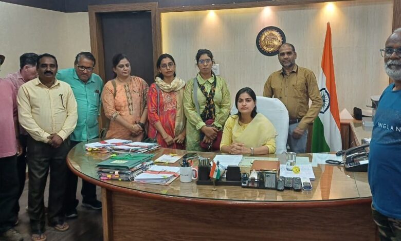 प्रिंट मीडिया, सोशल मीडिया से Seoni Malwa नपा अध्यक्ष और पार्षद मांगे माफी, नर्मदांचल पत्रकार संघ ने कलेक्टर को सौंपा ज्ञापन